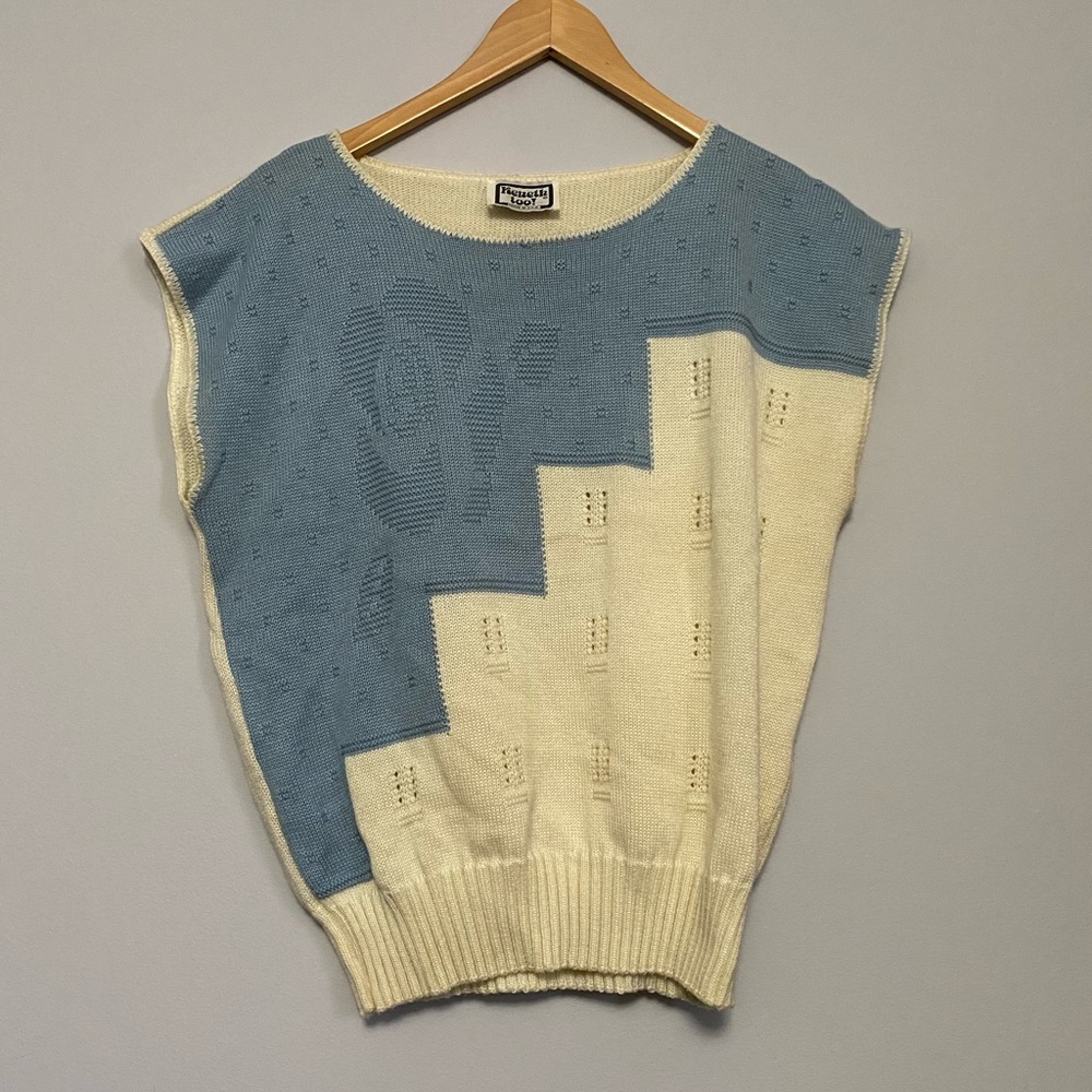 Vintage 1970s knit tank top, baby blue and cream - Picture 1 of 3